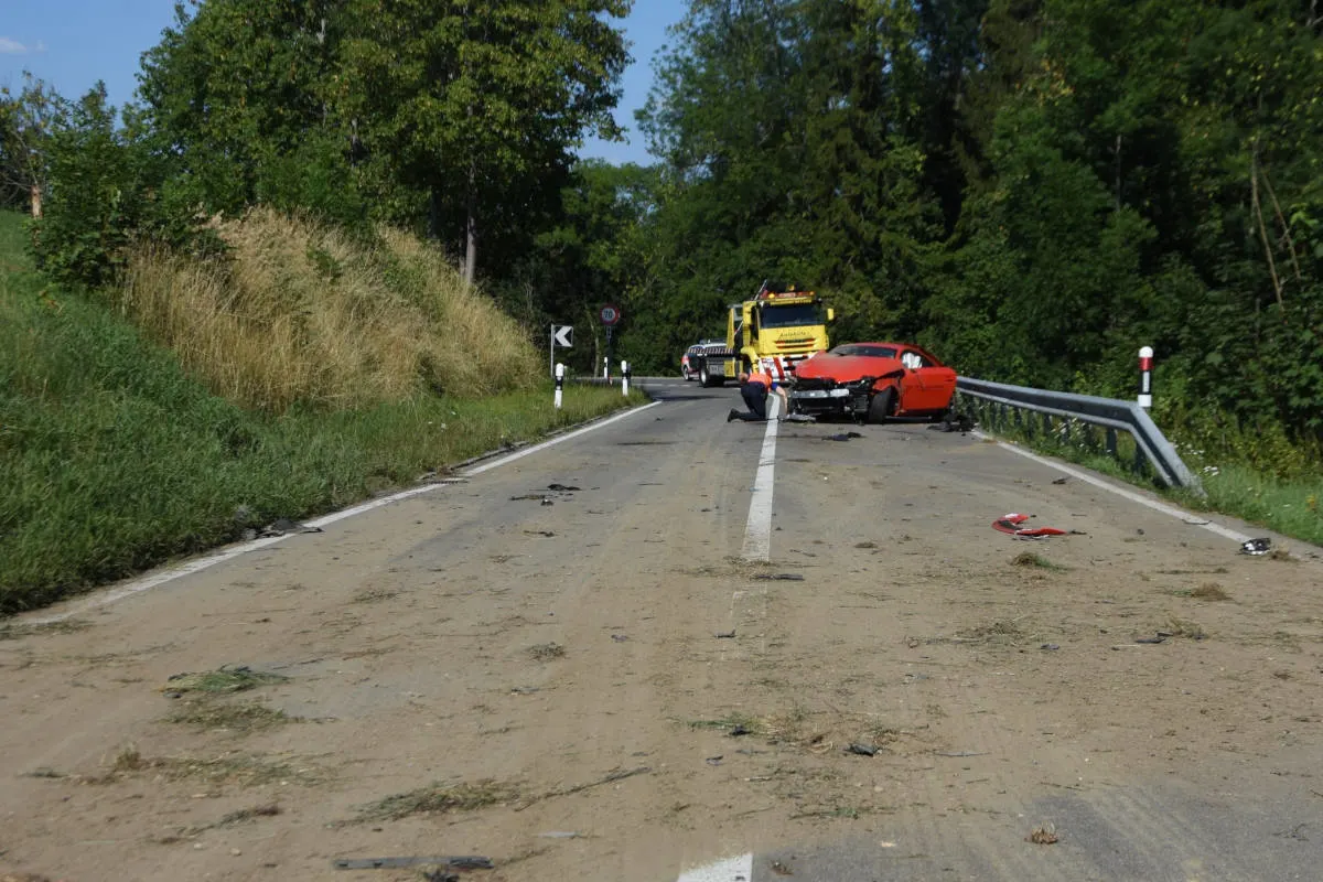 Wittenbach SG - Drei Verletzte bei Selbstunfall