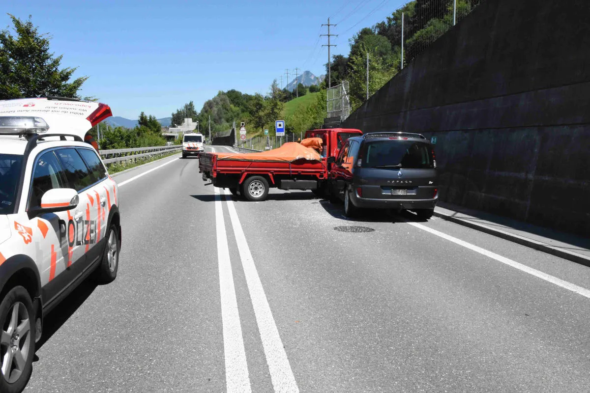 A8 Sachseln OW – Heftige Frontalkollision auf der Autobahn