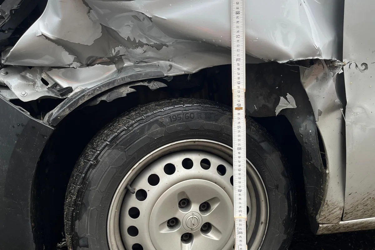 Oberneunforn TG – Unfall zwischen Kleinmotorrad und Lieferwagen