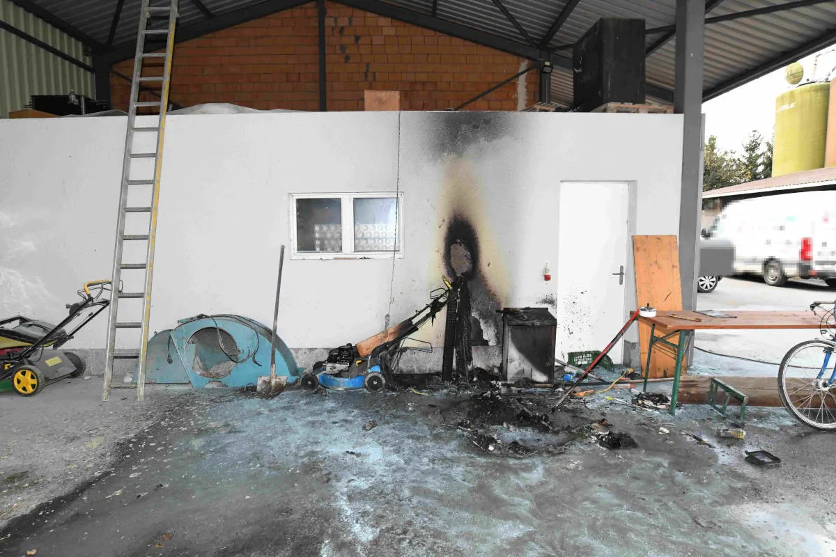 Diepoldsau SG - Brand in Geräteunterstand von Bauernhof