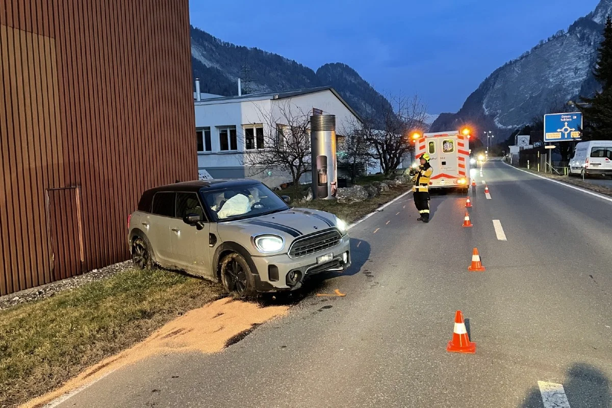 Landquart GR - Im Mini verunfallt
