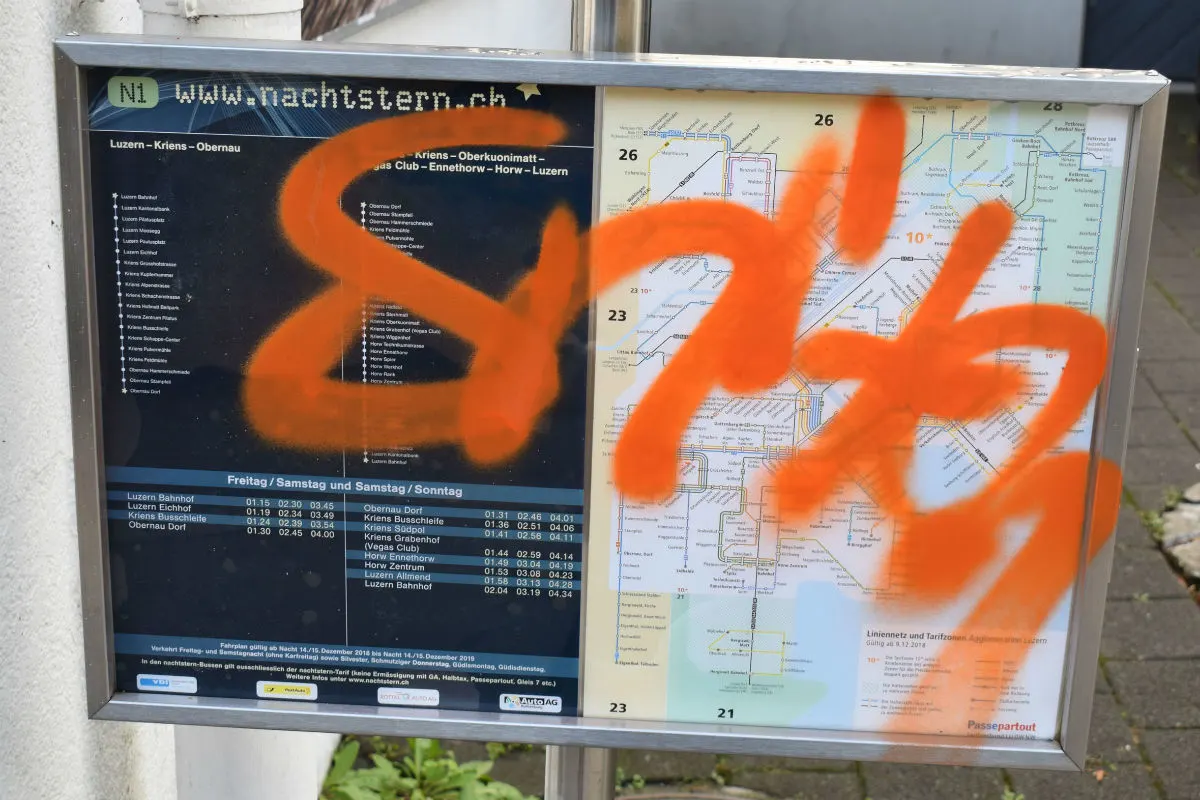 Kriens LU - Unbekannte Sprayer aktiv - Zeugenaufruf
