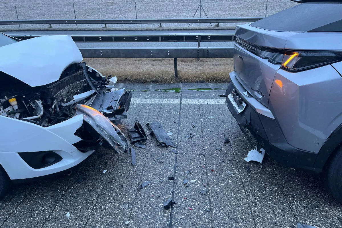A13 Haag SG – Stau nach Auffahrkollision zwischen drei Autos