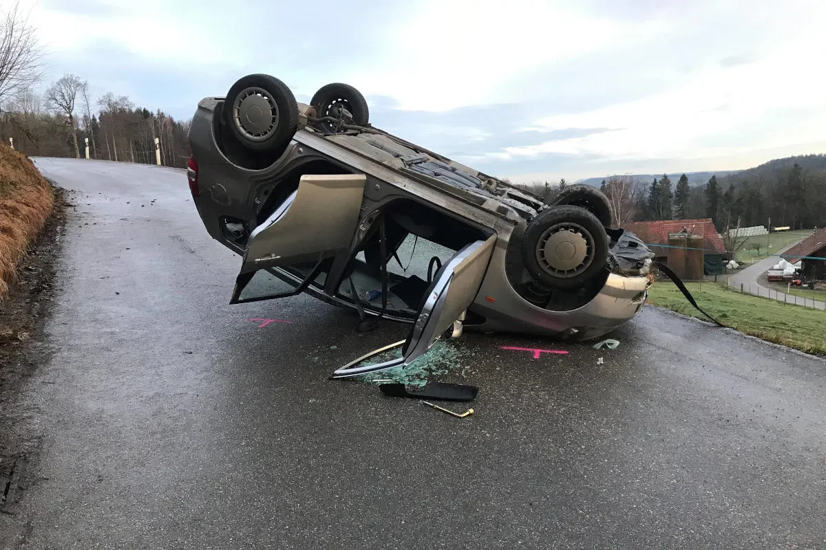  Wülflingen ZH: Glück im Unglück bei Selbstunfall