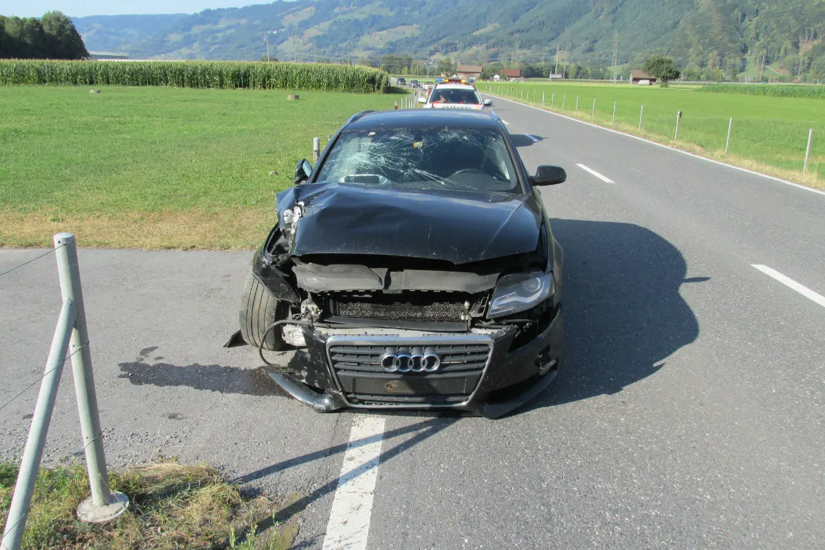 Bilten GL - Verkehrsunfall in Bilten