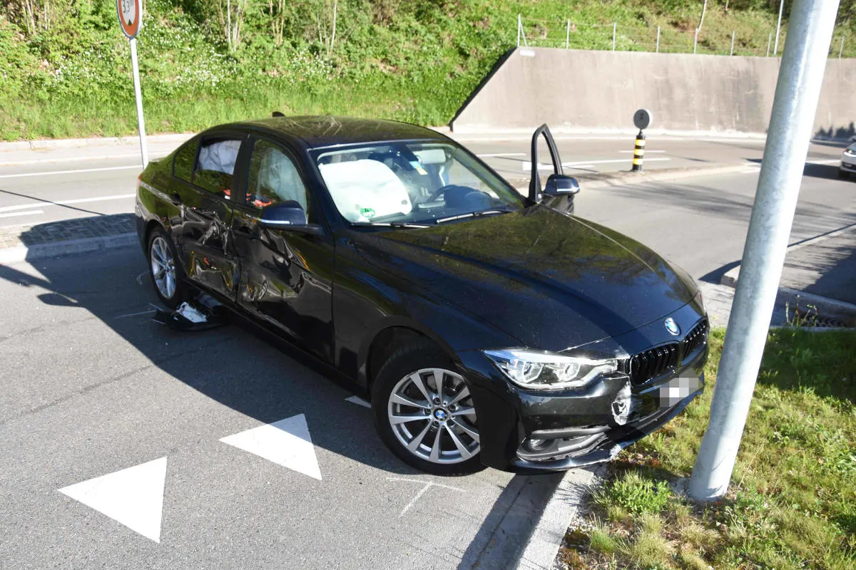 Uzwil SG - Kollision zwischen zwei Autos
