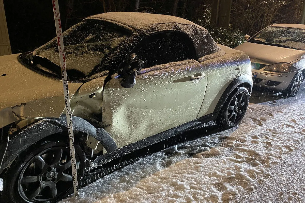 Laufen BL – Auf schneebedeckter Strasse ins Schleudern geraten und quer in Gegenverkehr gekracht