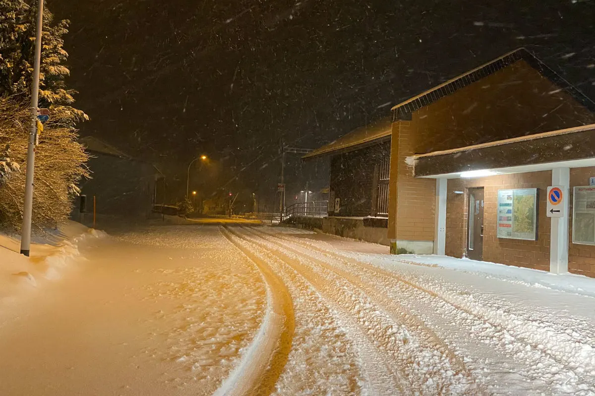 Alpen und Voralpen - ergiebige Schneefälle zu erwarten - schwierige Strassenverhältnisse - grosse Lawinengefahr!