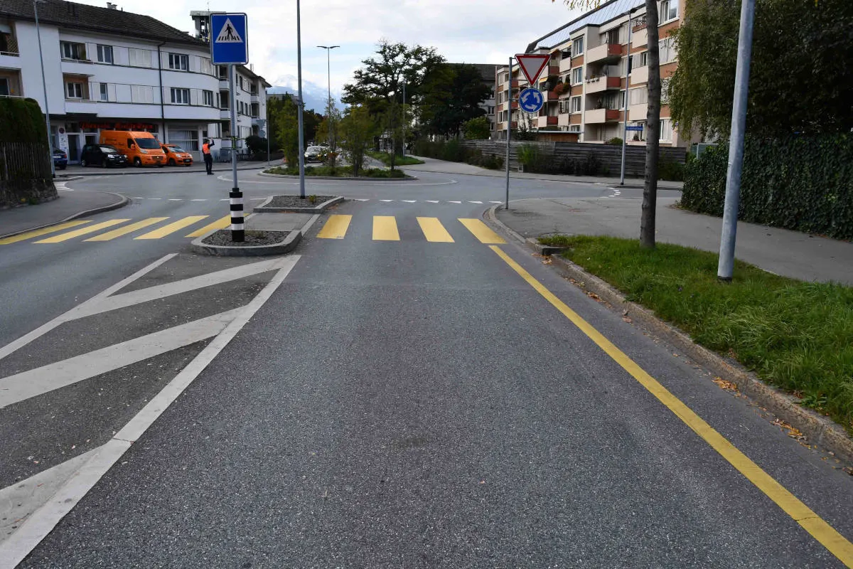 Unfall in Chur GR – Fahrradfahrerin bei Kollision mit Lieferwagen verletzt