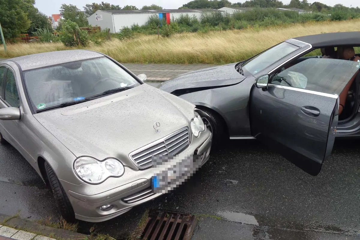 Bremerhaven - Unfall im Begegnungsverkehr