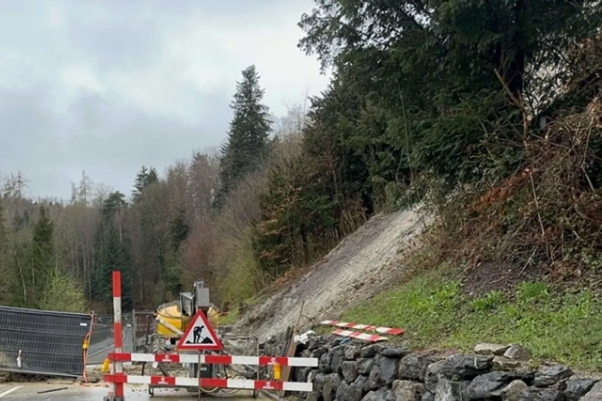 Rehetobel SG - Rehetobelstrasse wegen Erdrutsch gesperrt