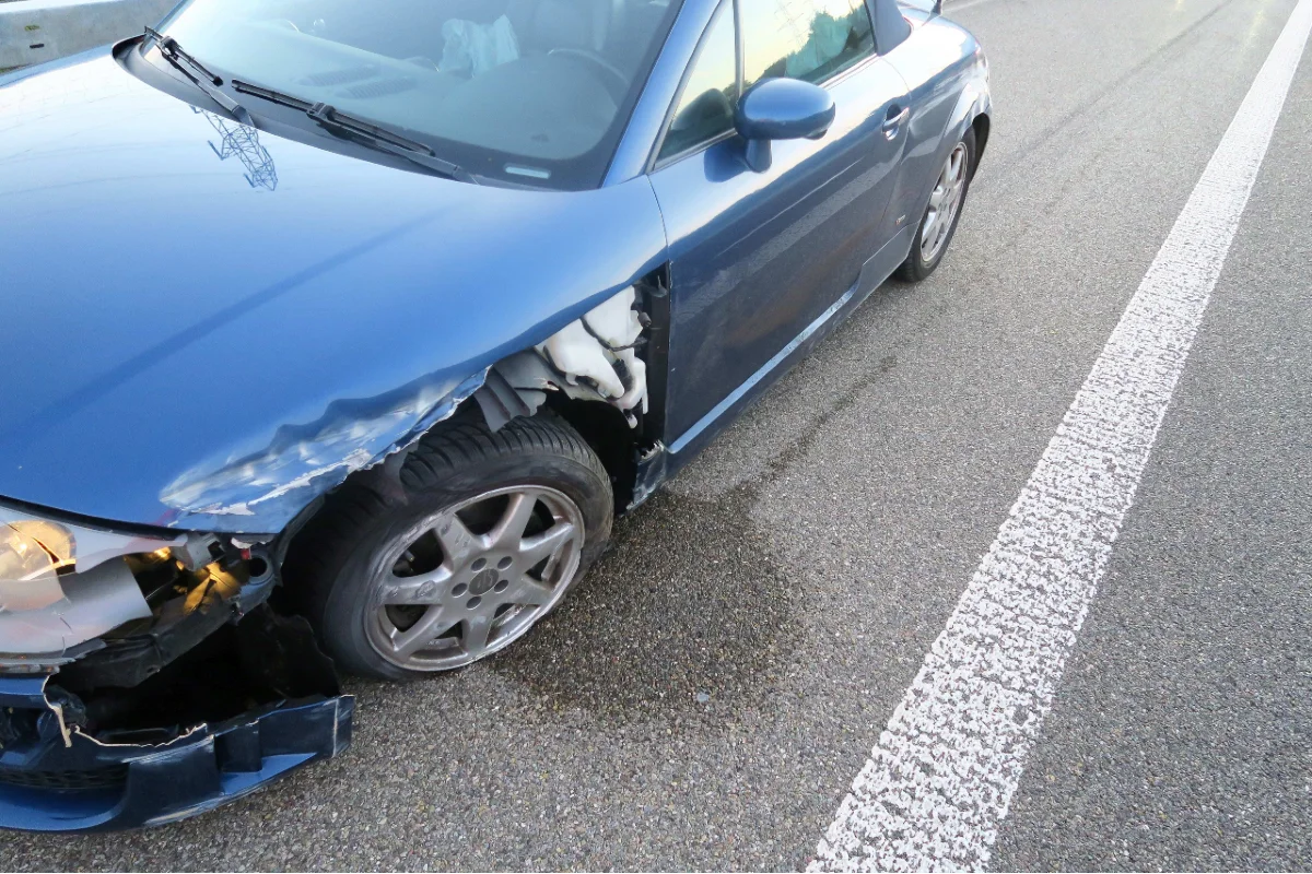 Mollis GL - Auf der A3 wegen Sekundenschlaf verunfallt