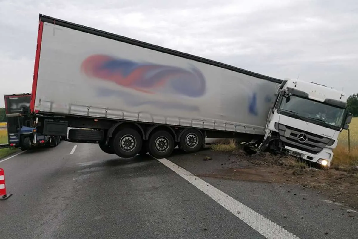 Stuhr - Vollsperrung nach Unfall!