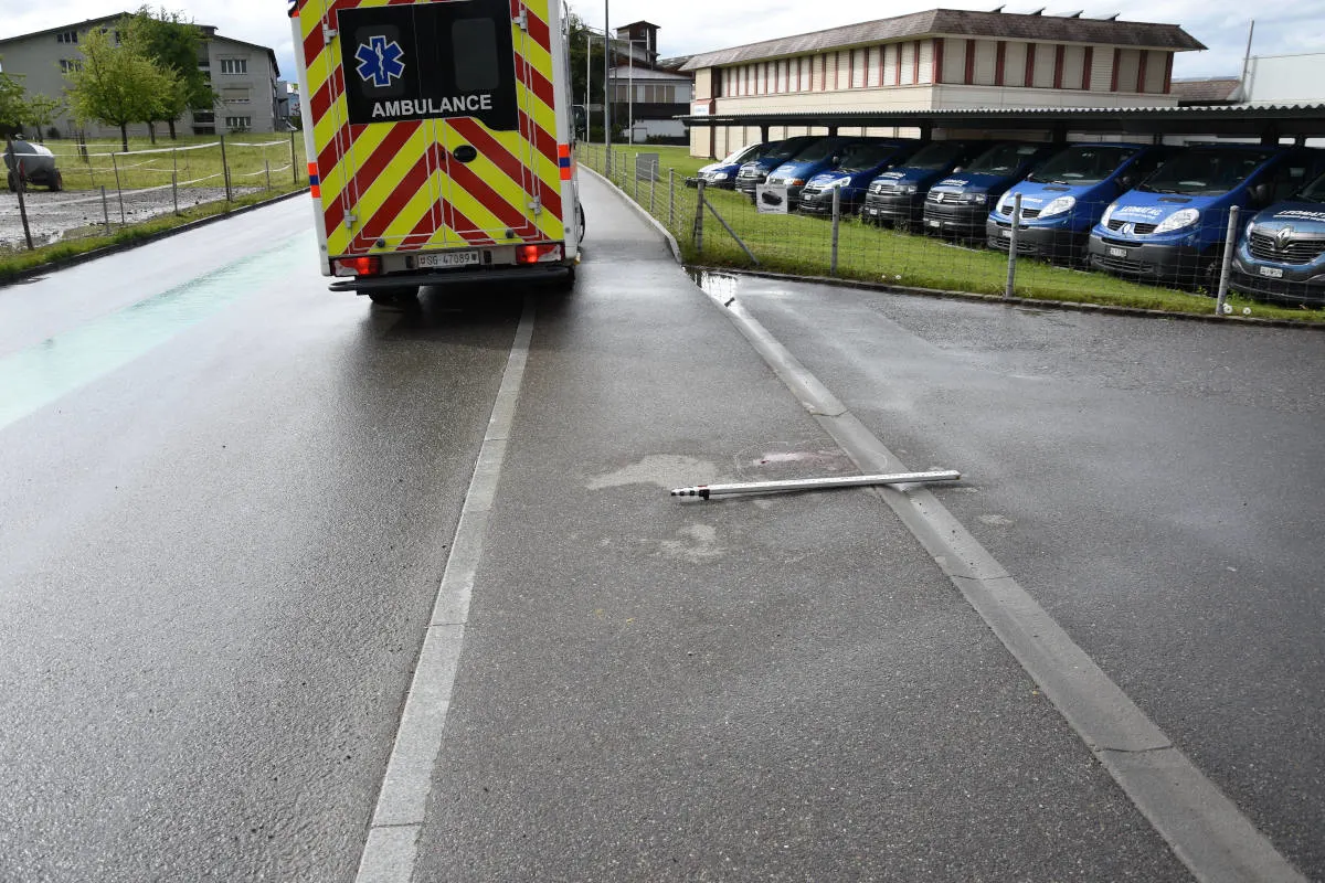 Tübach SG - Bei Selbstunfall mit E-Bike verletzt