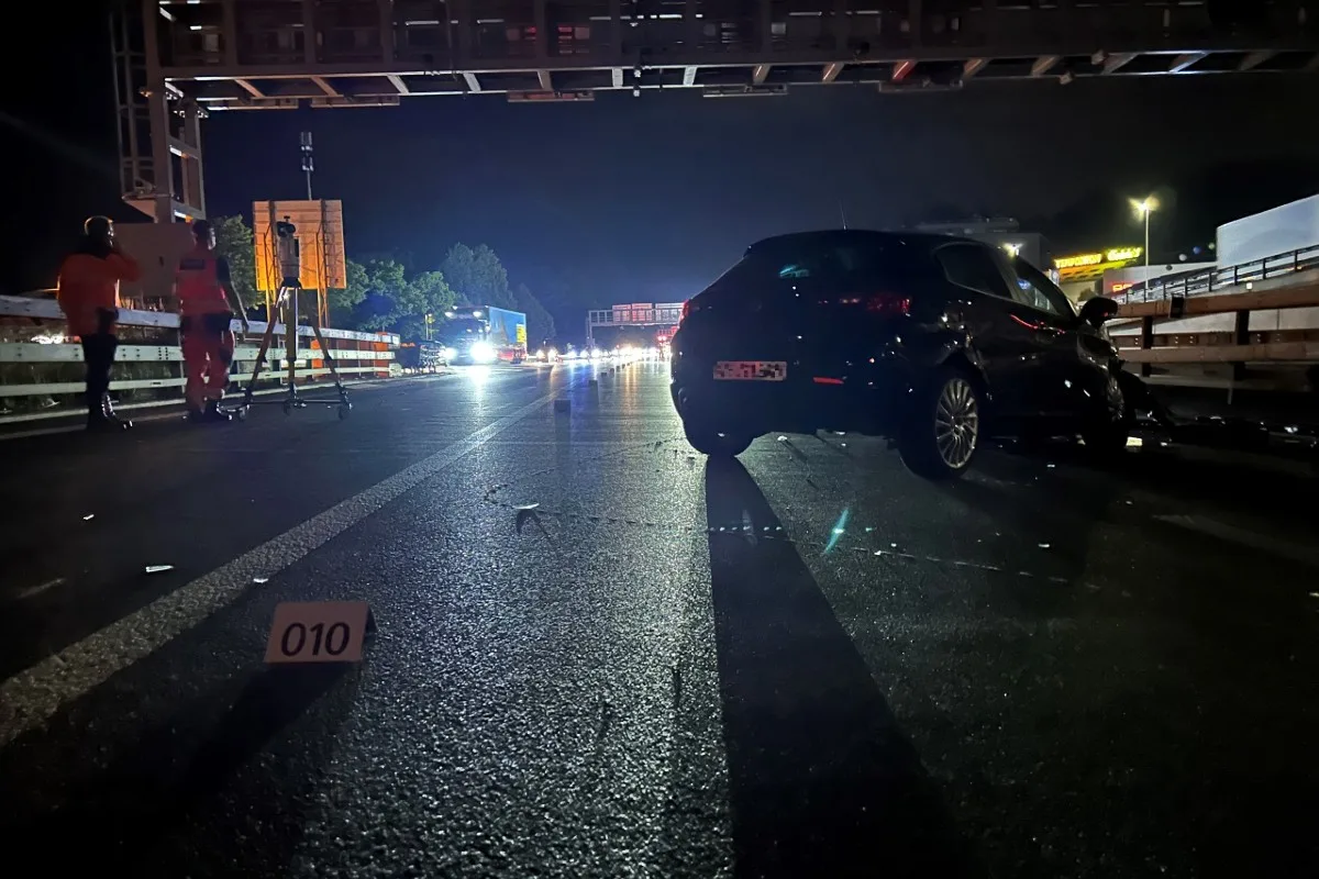 Winterthur ZH - Autobahn A1 nach Selbstunfall mehrere Stunden gesperrt