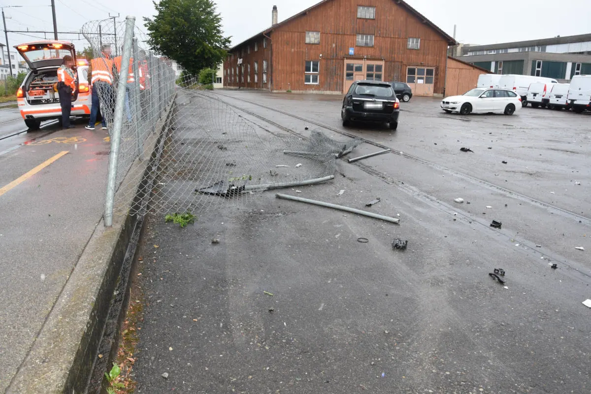 Wil SG - Selbstunfall mit Auto