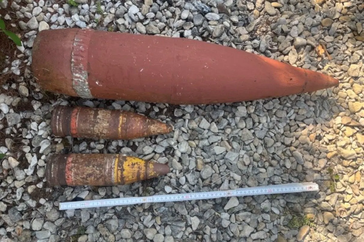 Courrendlin JU – Drei alte Granaten im Garten gefunden