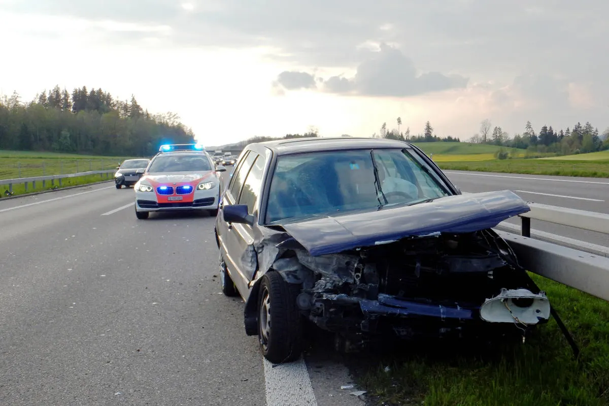 Wängi / A1 TG - Nach Sekundenschlaf verunfallt