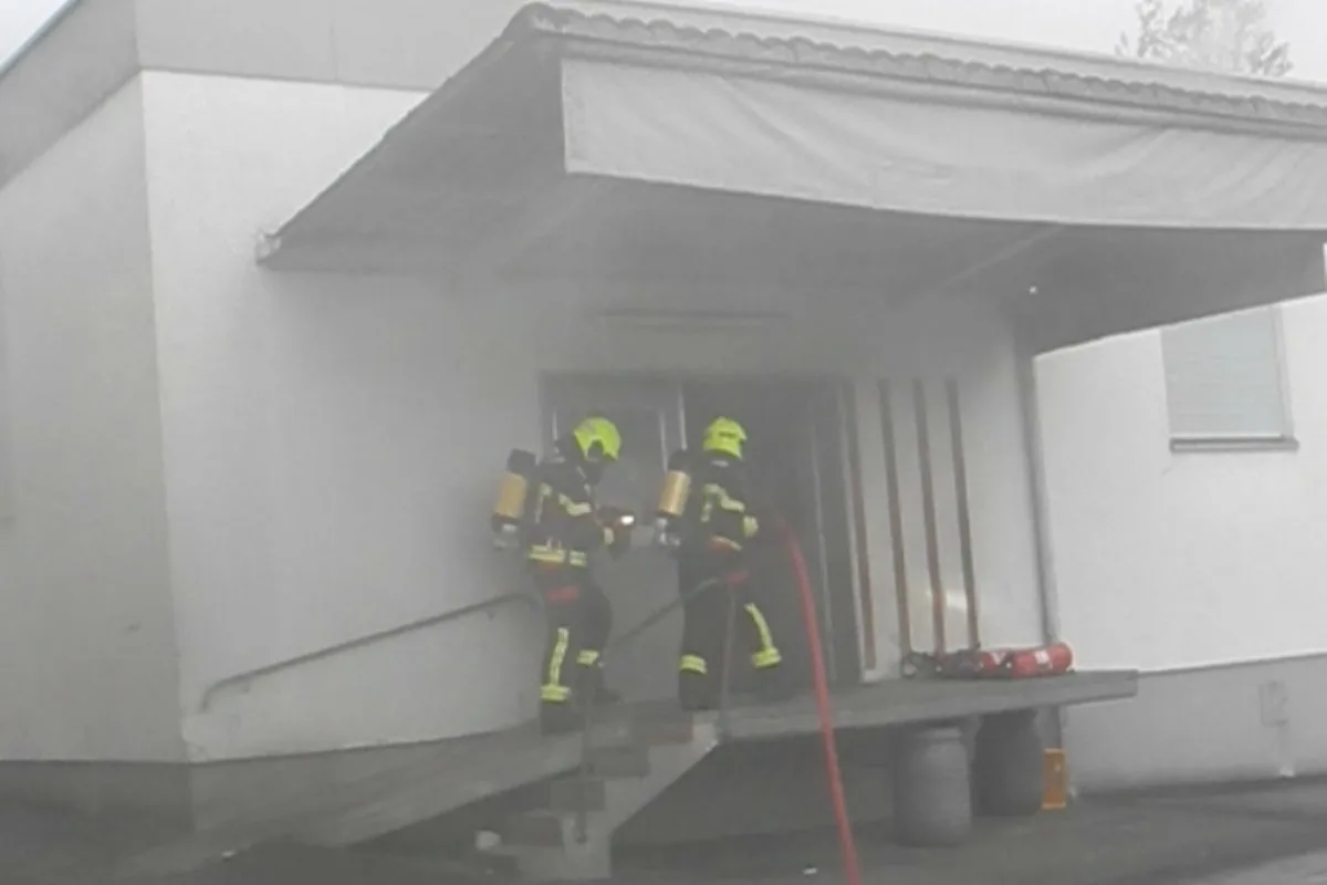Schwyz SZ - Brand in Produktionsbetrieb