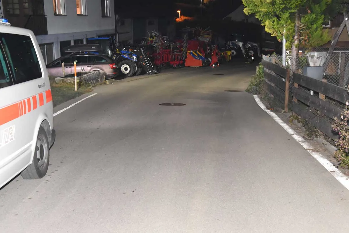 Unfall mit Roller in Degersheim SG -  16-Jähriger prallt in landwirtschaftliches Gerät!