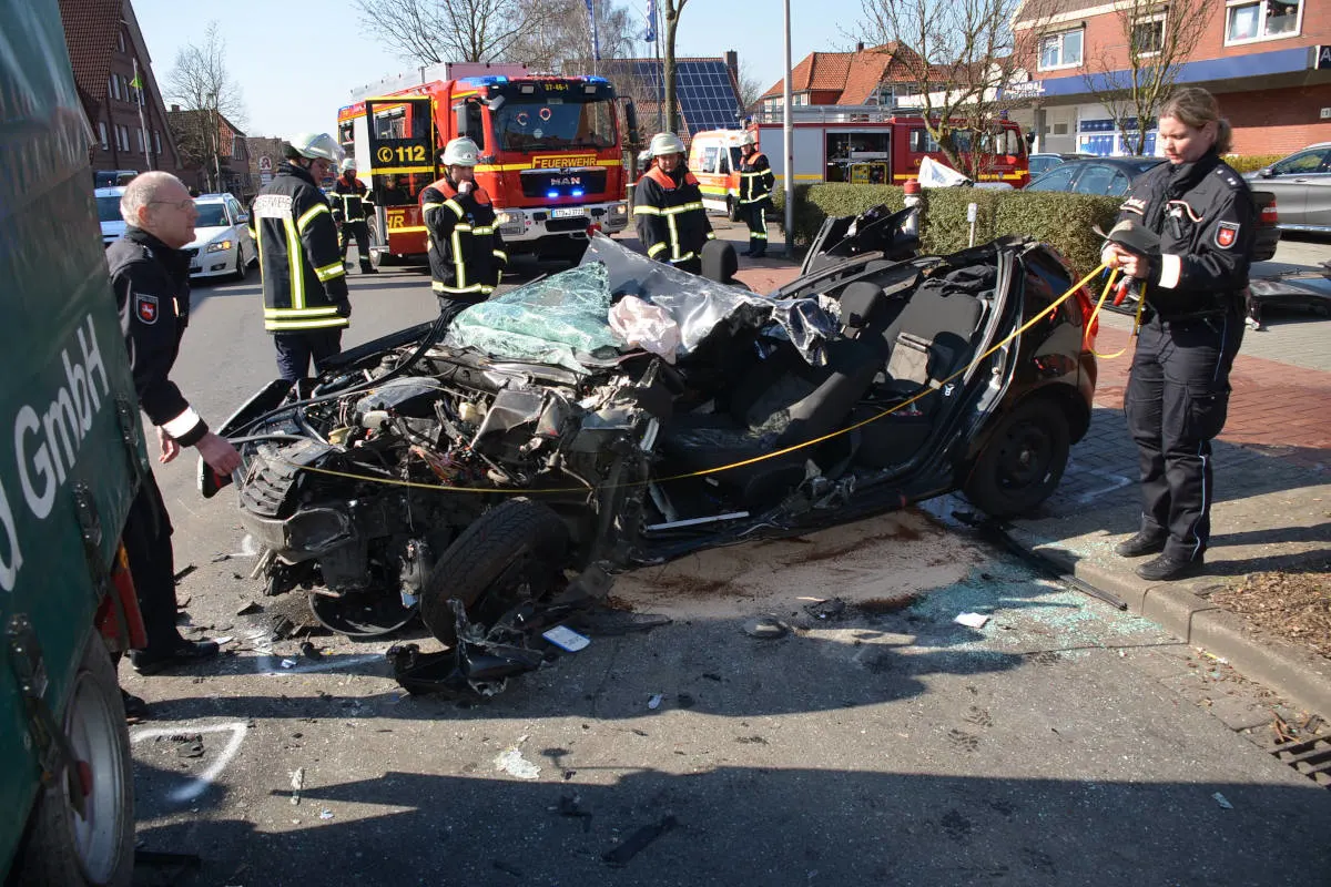 Stade – 57-jähriger Autofahrer bei Unfall schwer verletzt