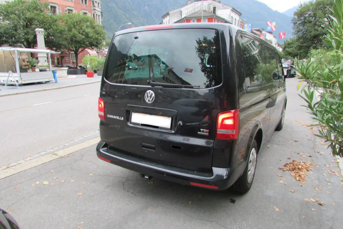 Glarus GL - Auffahrkollision an Fussgängerstreifen
