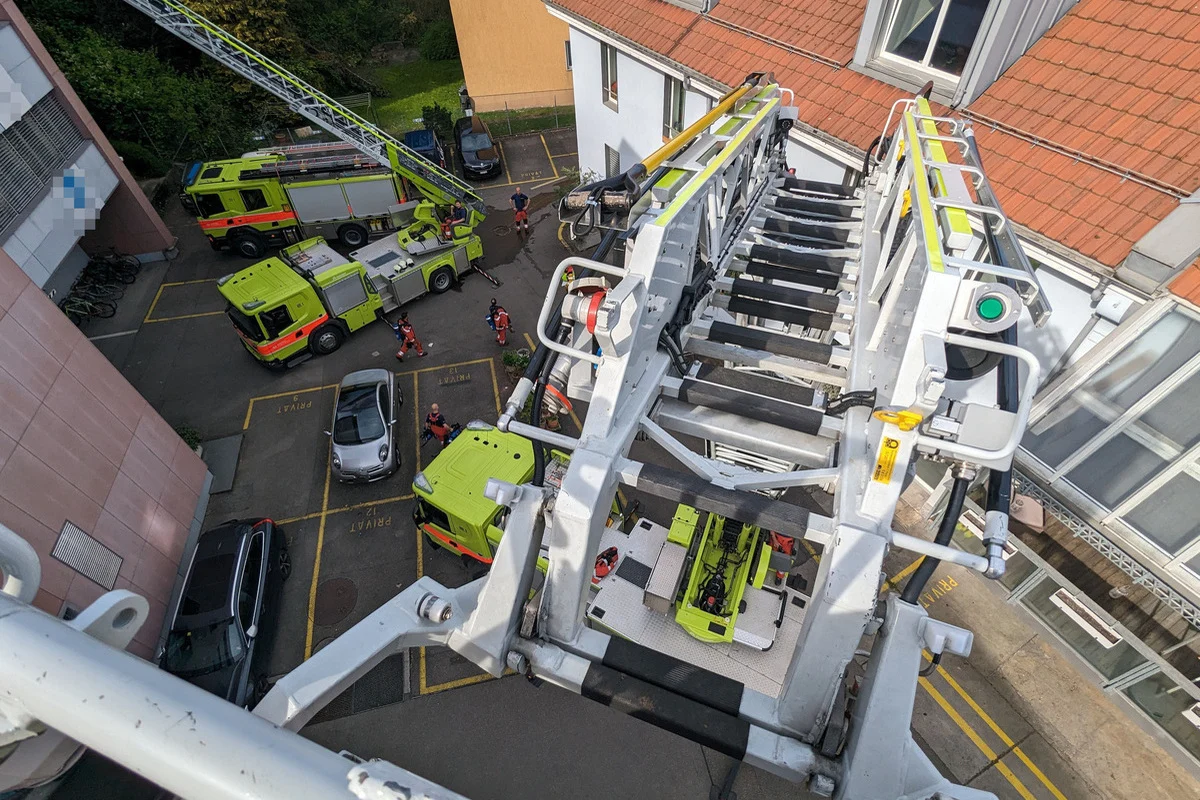 Zürich - Kaminbrand in einem Büro- und Gewerbegebäude