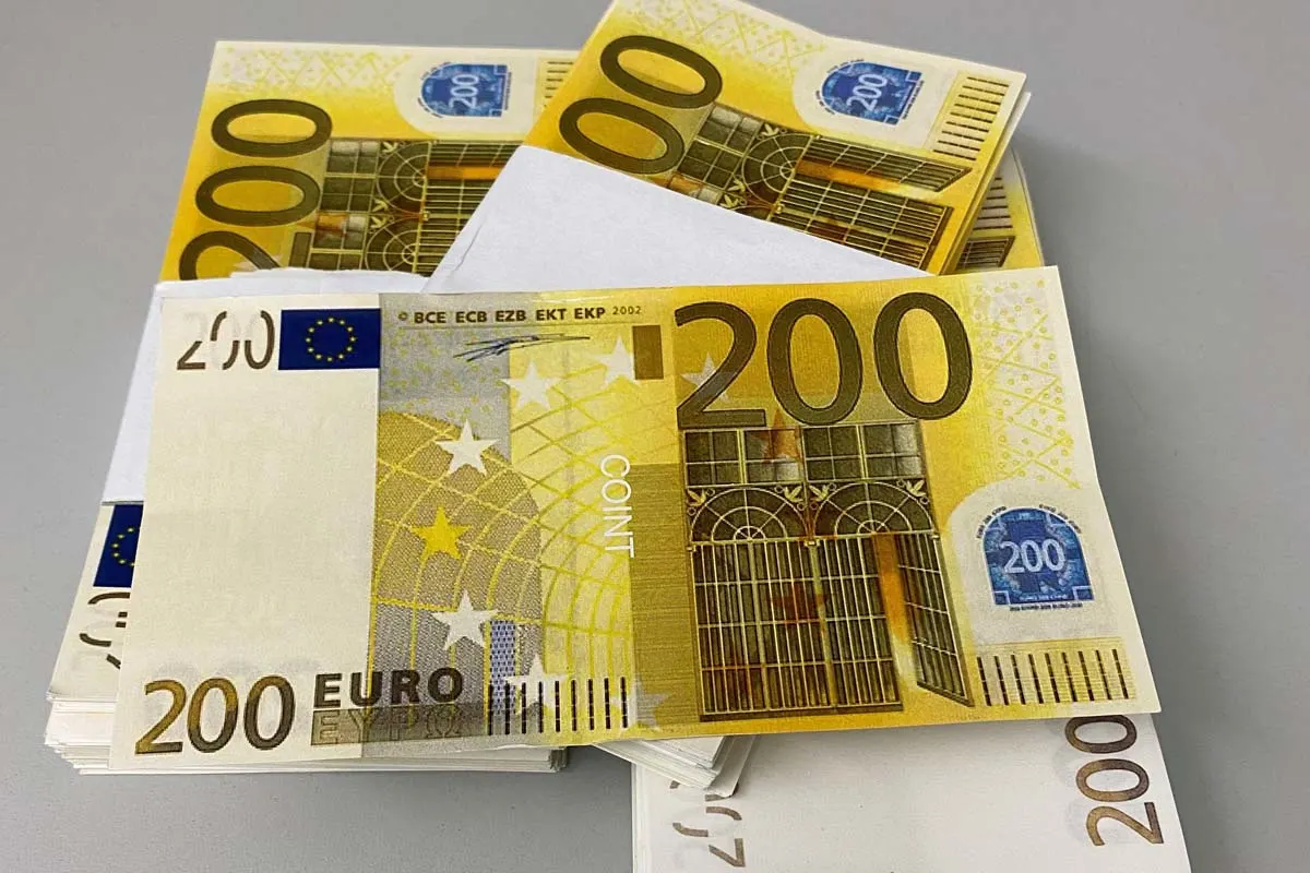 Hamm - Falschgeld für teure Uhren und Oldtimer führt zur Festnahme!