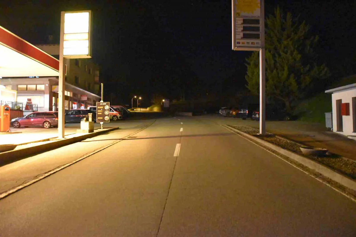 Campascio GR – Autolenkerin kollidiert mit Fahrradfahrer ohne Licht