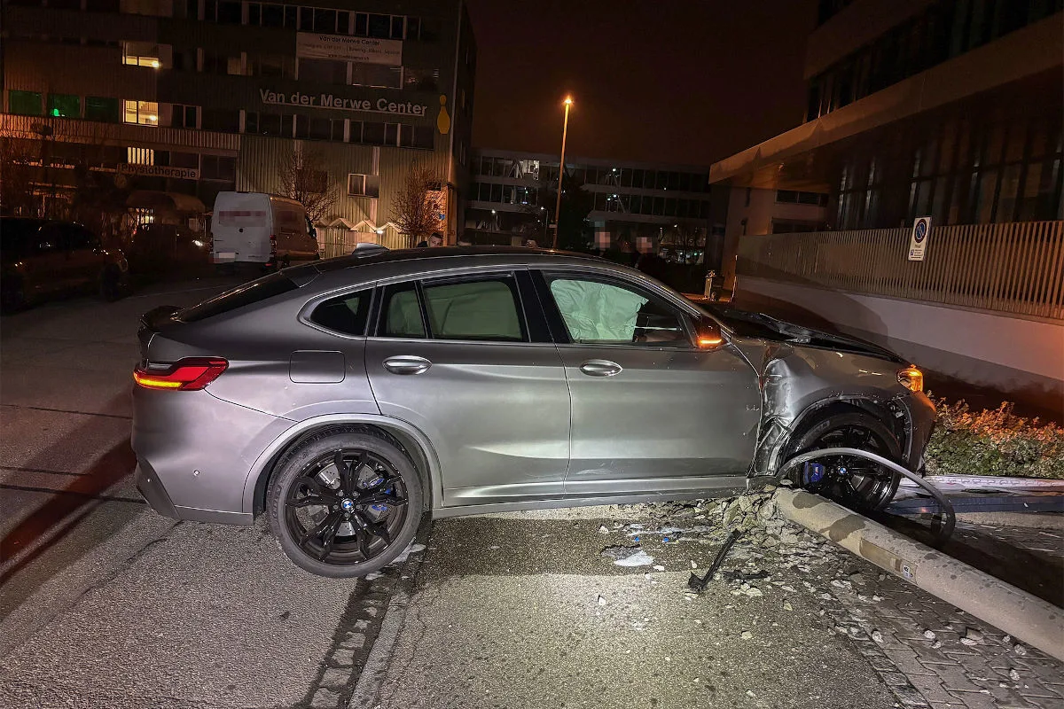 Allschwil BL – Autolenker verunfallt in einer Kurve  