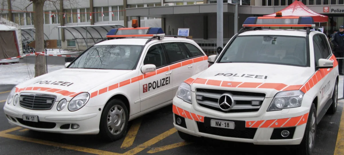 Ennetmoos NW - Personenwagen kollidiert mit Weidezaun