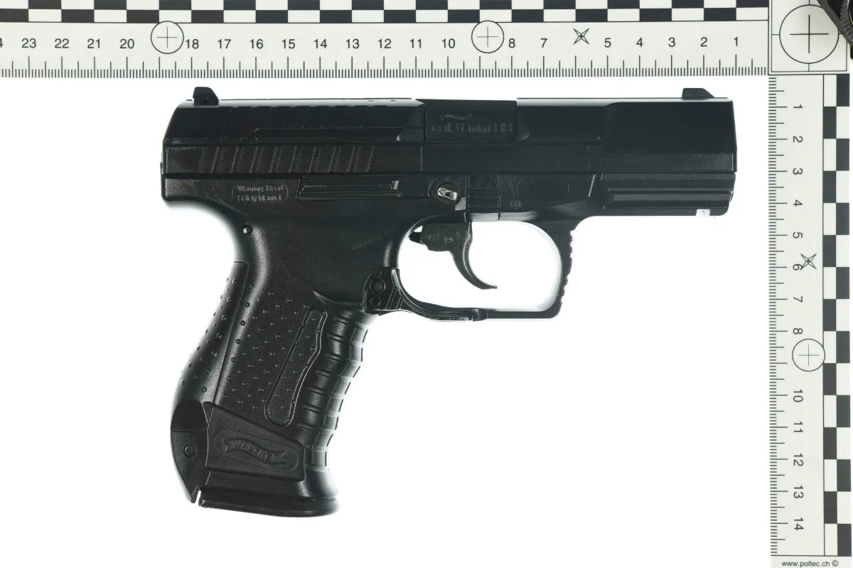 Risch Rotkreuz ZG -  Polizeieinsatz wegen Softair-Waffe