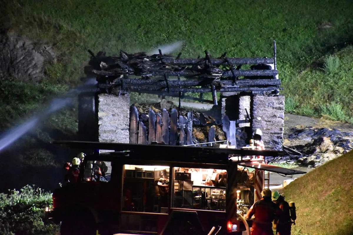Vals GR – Grosser Sachschaden durch Stallbrand