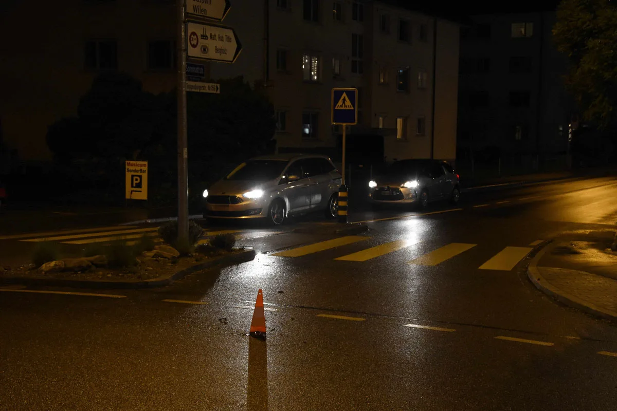 Zeugenaufruf in Wil SG - Auffahrunfall mit zwei Autos und einem Lastwagen