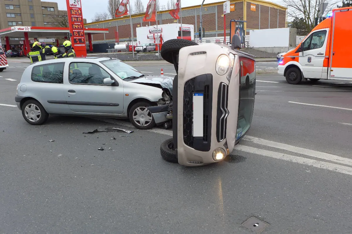 Oberhausen – Verkehrsunfall mit zwei verletzten Personen