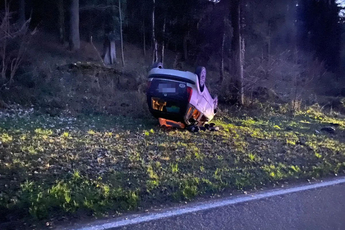 Lenzburg AG - 33-Jährige überschlägt sich mit ihrem Lancia mehrfach!
