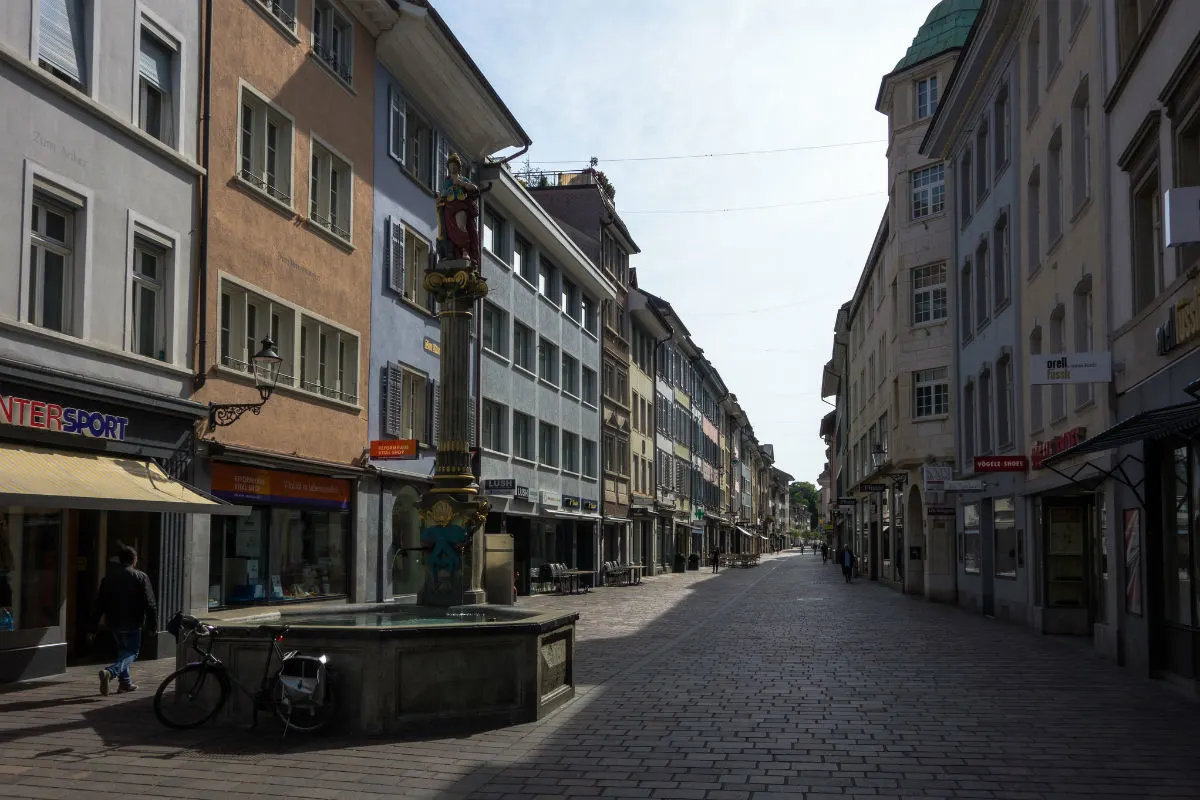 Winterhur ZH - Waffen und Drogen bei Jugendgruppen festgestellt