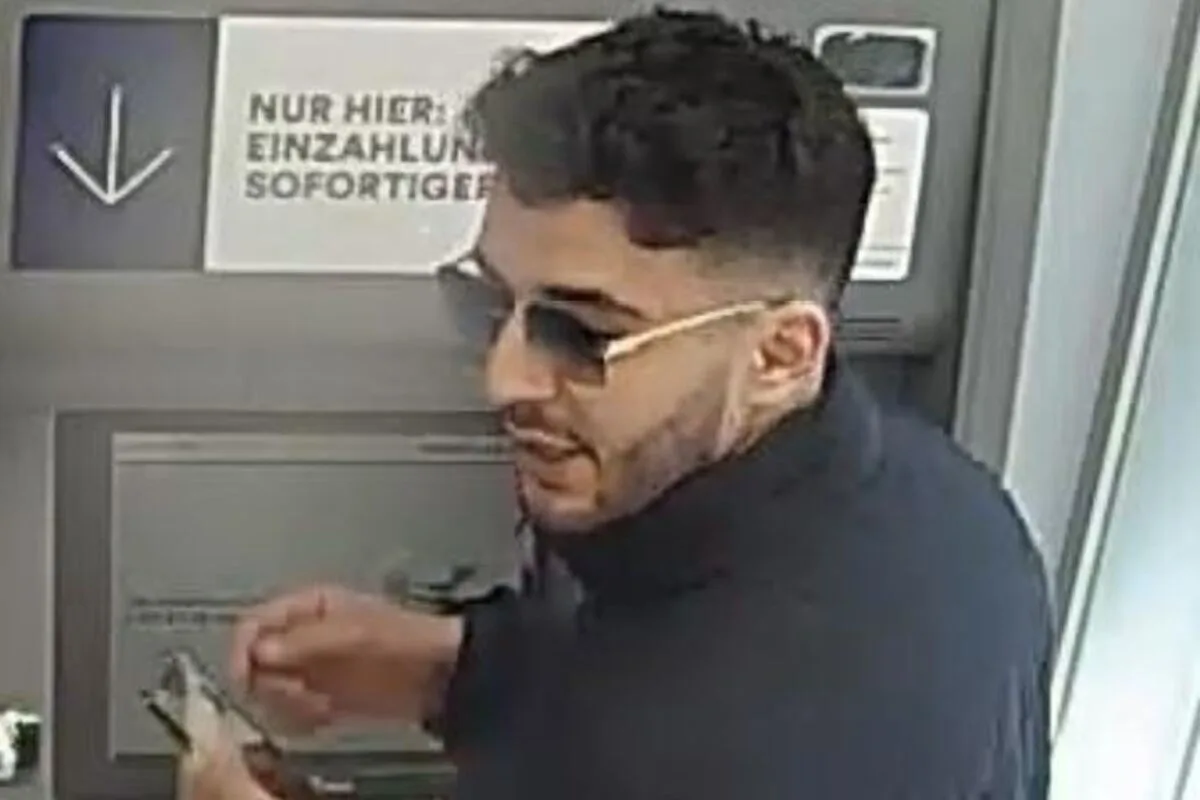 Bremen - Polizei sucht mit Fotos nach einem Geldwäscher 