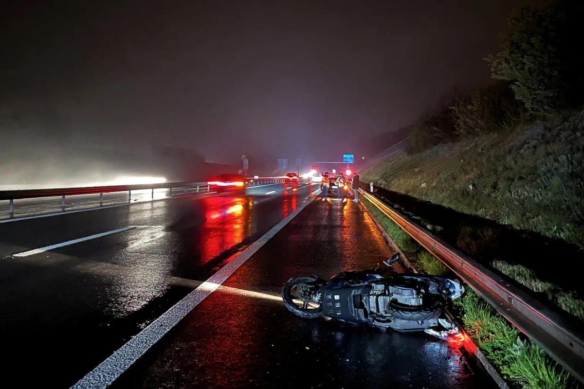 A3 bei Mülligen AG - Autofahrer fährt ungebremst auf Roller auf