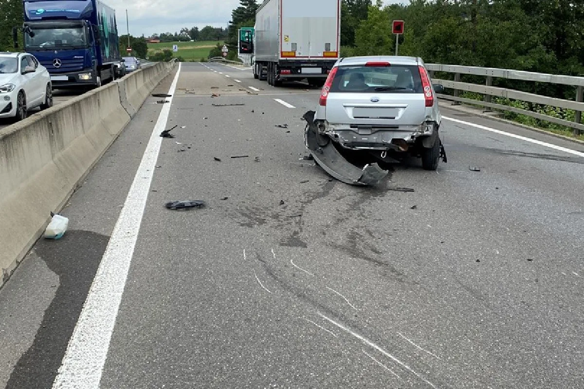 Baar ZG - Blockierte Autobahneinfahrt 