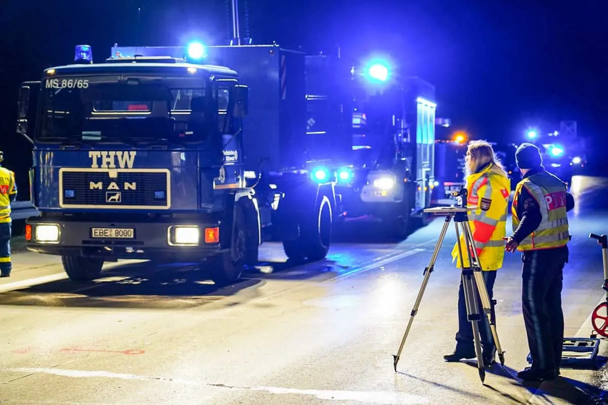  Auffahrunfall in Markt-Schwaben - Unfall mit Lkw und einem Transporter