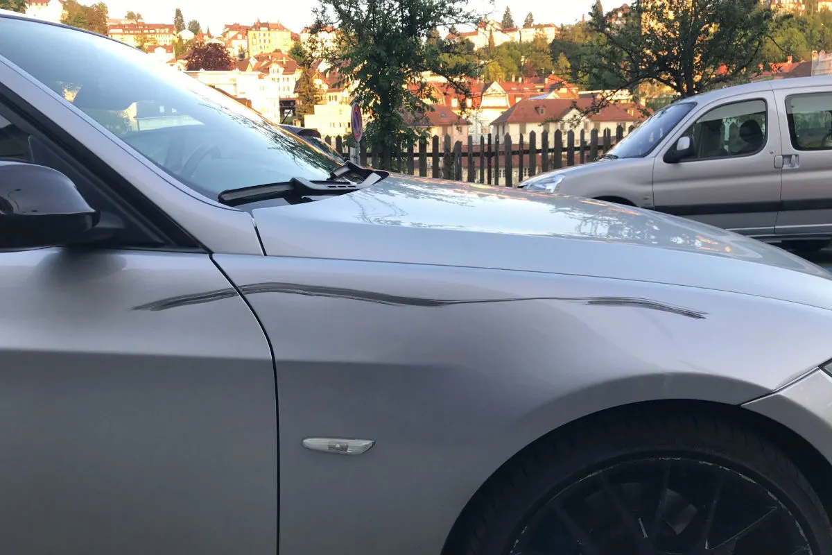 St. Gallen SG - Auto beschädigt - Zeugenaufruf