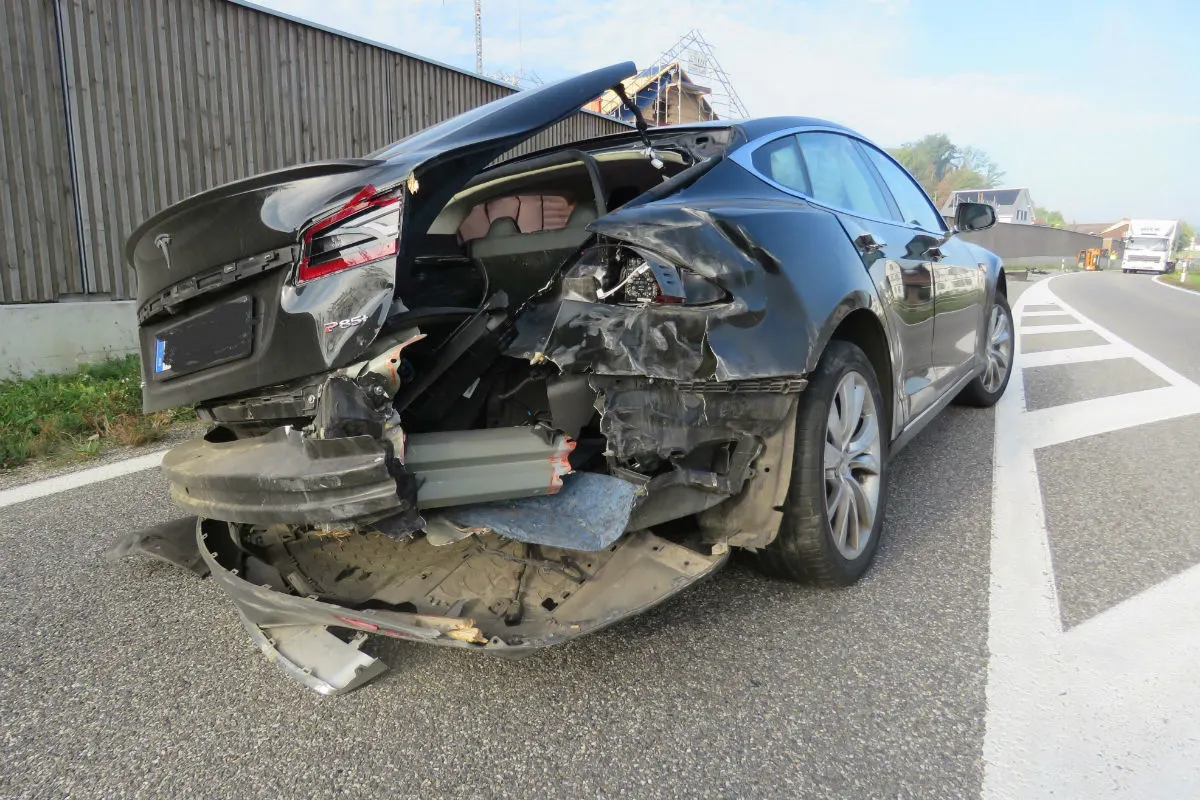 Rümikon AG -  Hoher Sachschaden bei Verkehrsunfall