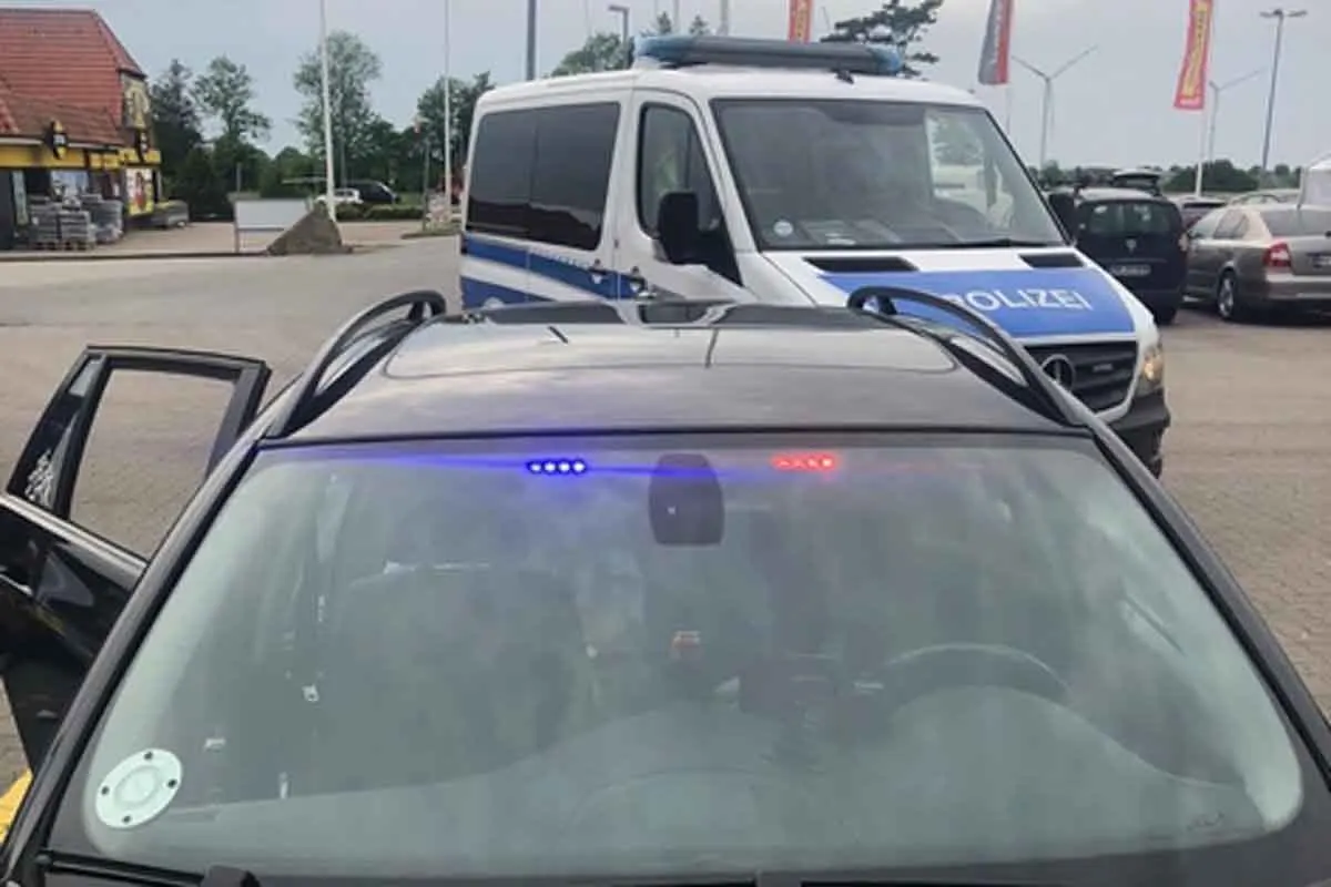 Süderlügum - Dänischer Fahrer benutzt Blaulicht
