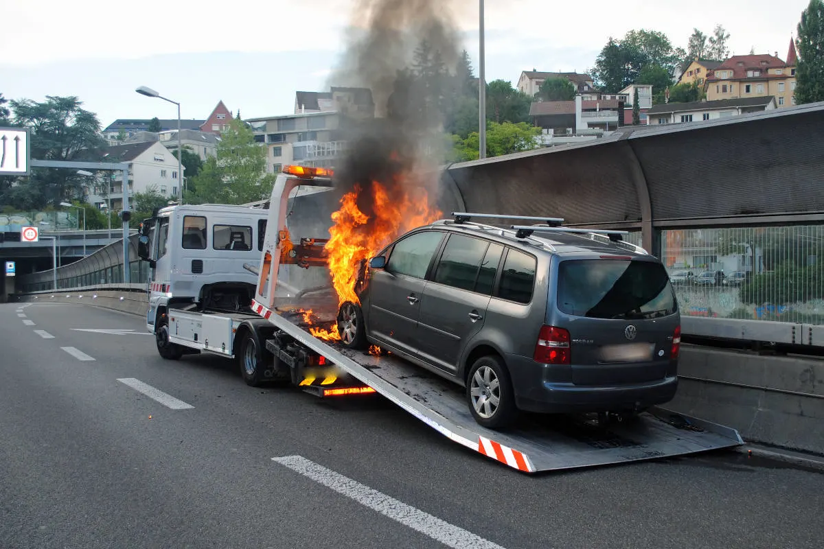 Brand Stadt Luzern – Fahrzeug komplett ausgebrannt