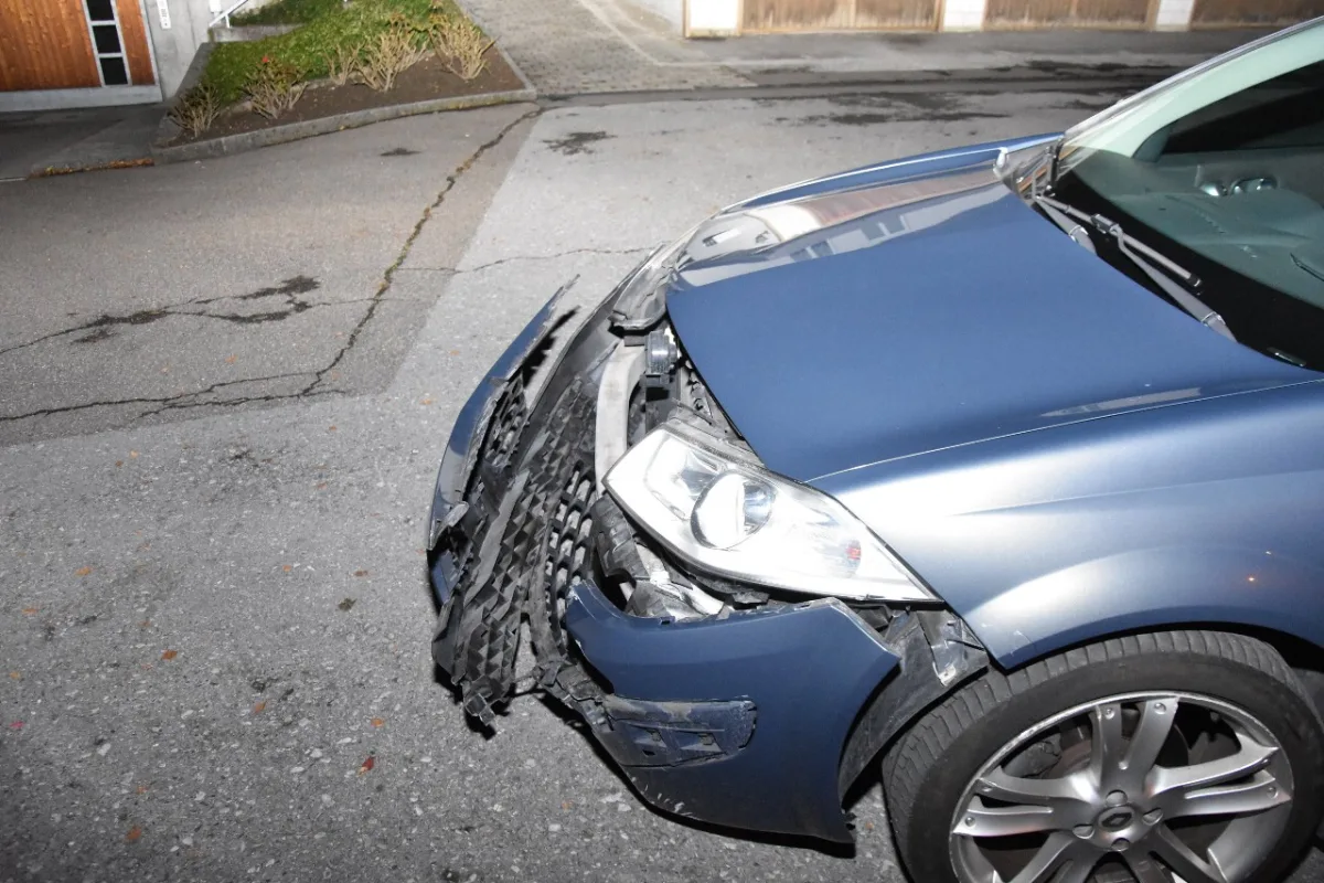  Schmerikon SG - Fahrunfähig zweimal in Stein gefahren - Führerschein weg