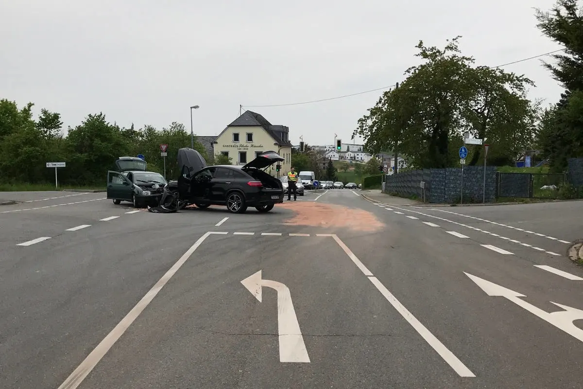 Schwerer Unfall mit einer schwer verletzten Person