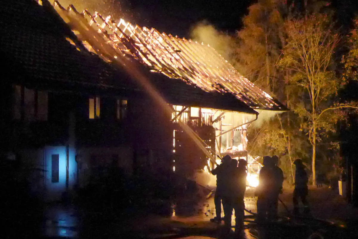 Wuppenau TG - Scheune in Vollbrand