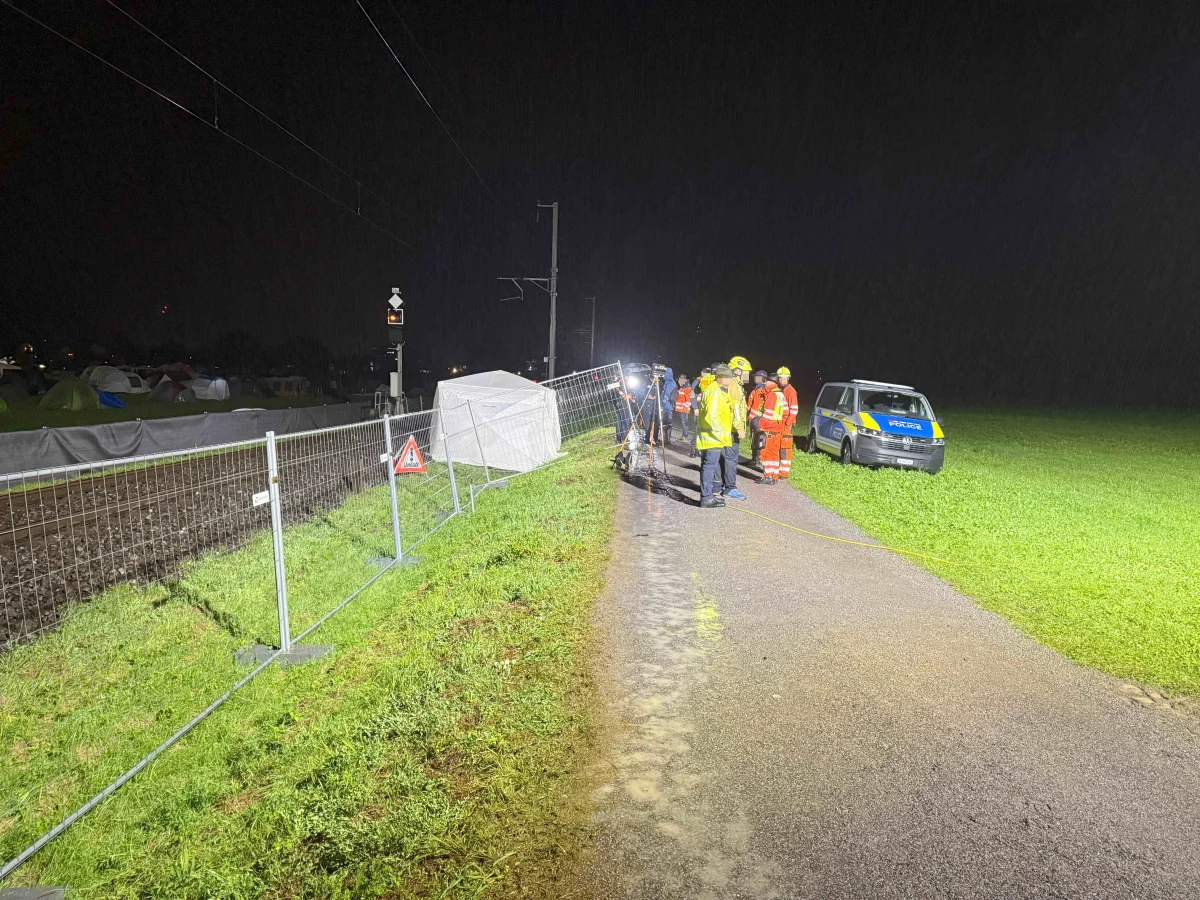 Näfels GL – Mann von Zug erfasst und tödlich verletzt