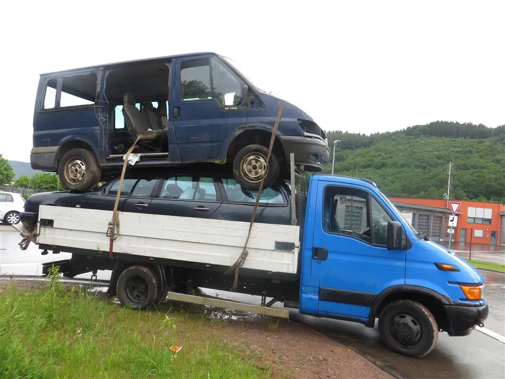 Massiv Überladener LKW mit betrunkenem Fahrer gestoppt